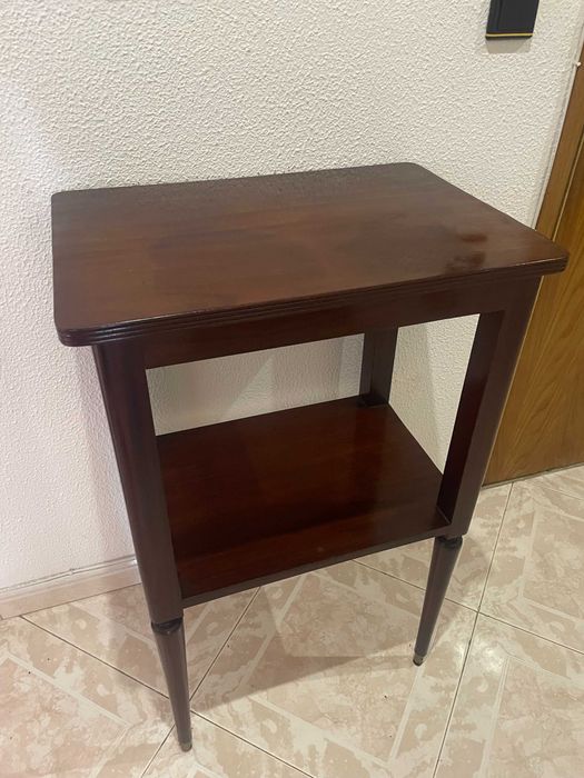 Mesa auxiliar / Entrada de madeira de estilo clássico com prateleira