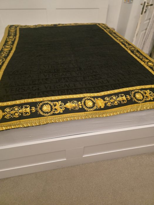 Nowy koc, pled Versace