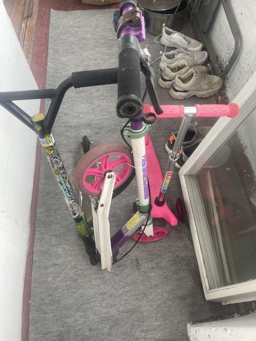 Самокати три різних