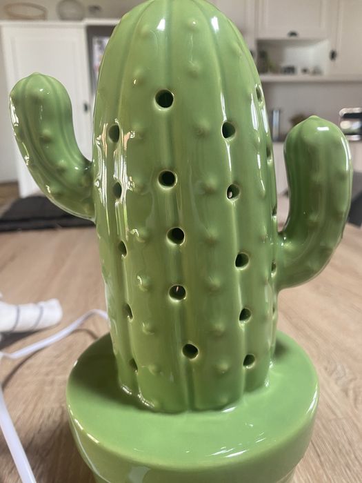 Candeeiro em cerâmica. Tenho outro igual em cor de rosa.