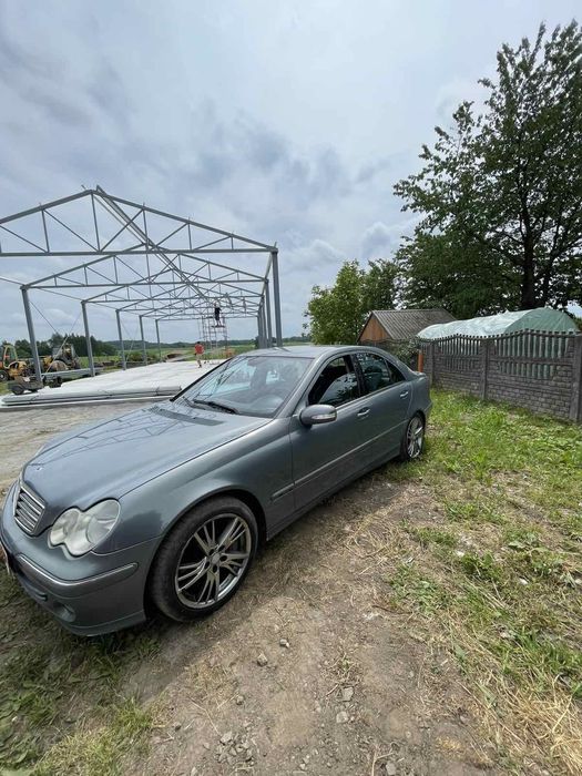 Авто для військових Mercedes-Benz c220 2004 рік автомат