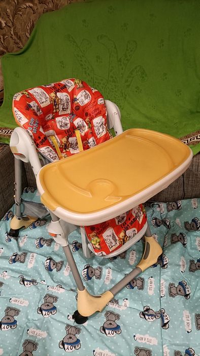 Продам стульчик  от 6 месяцев Chicco.