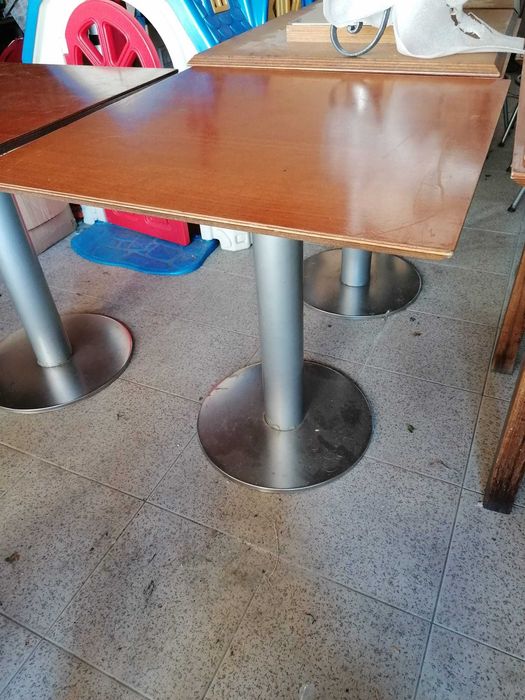 Mesa com cadeiras