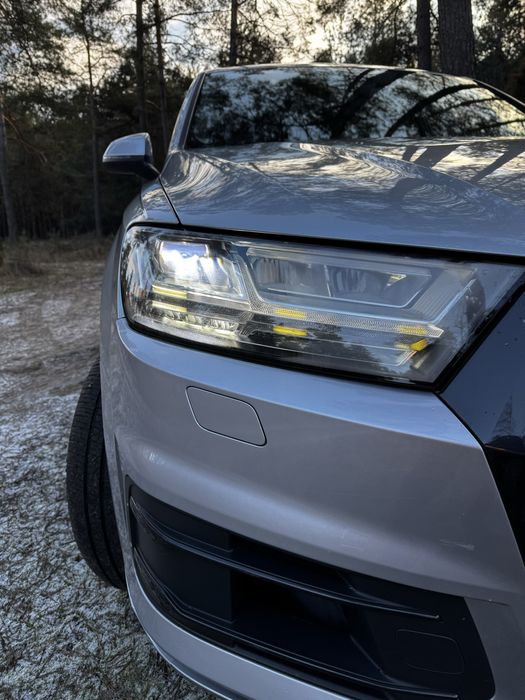 Продам Audi Q7 2017