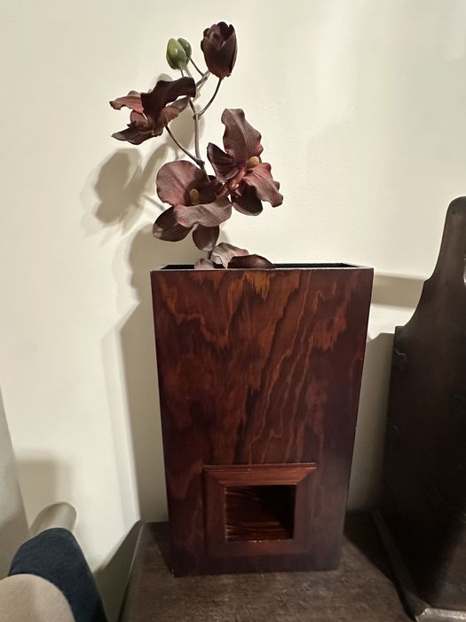 Drewniana dekoracja wazon