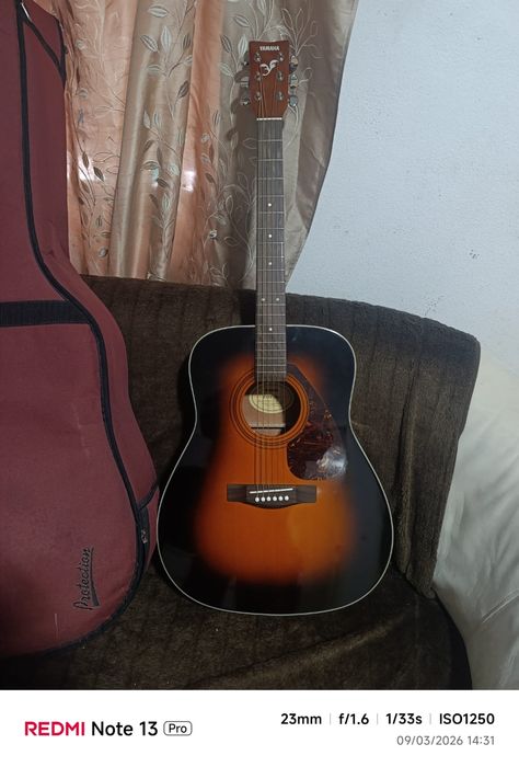 Yamaha F360,madeira de alto brilho
