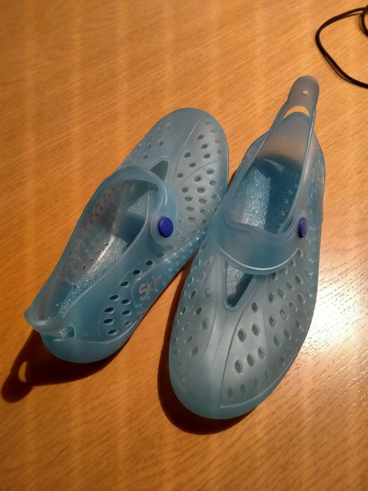 Buty do pływania 32