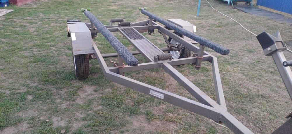 Продам лодочний прицеп