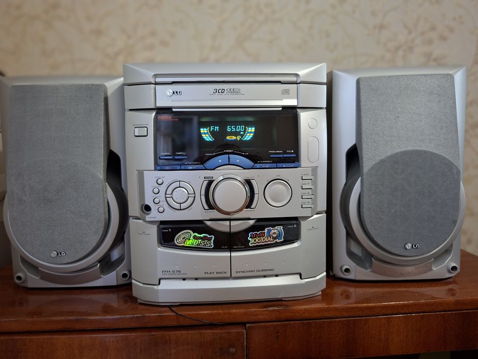 Музичний центр  LG