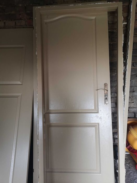 Drzwi z futryną drewniane