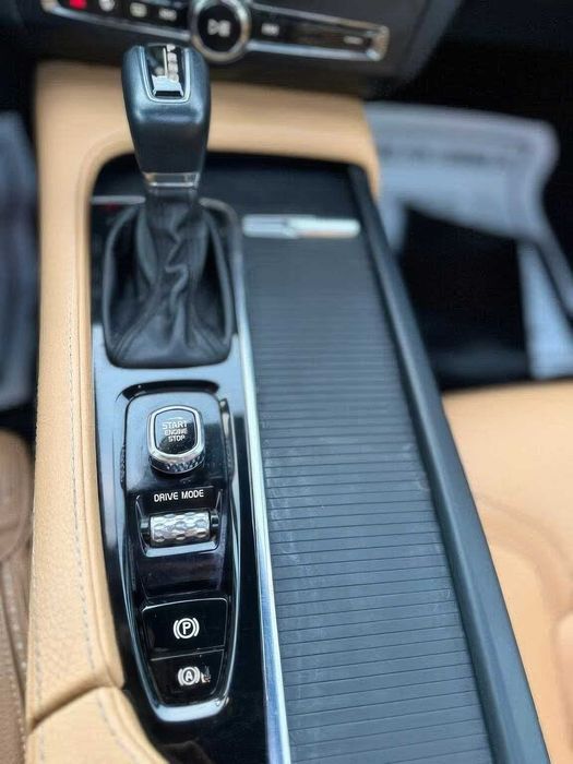 Volvo V90      2018