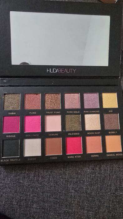 2 palety cieni Huda
