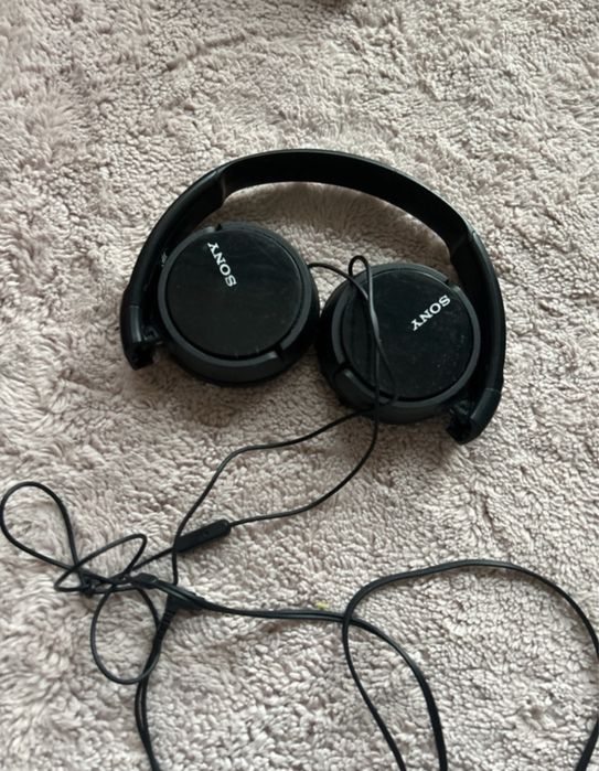Sluchawki sony nauszne