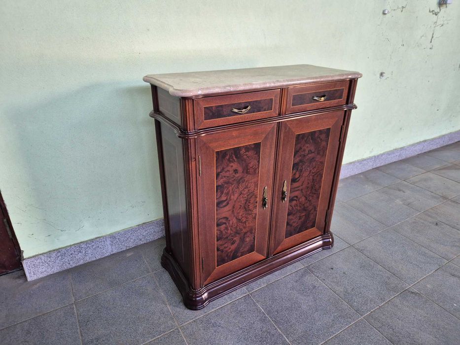 Consola vintage com pedra
