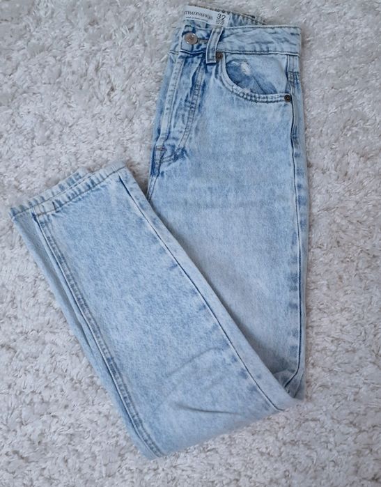 Spodnie jeans "Stradivarius ".