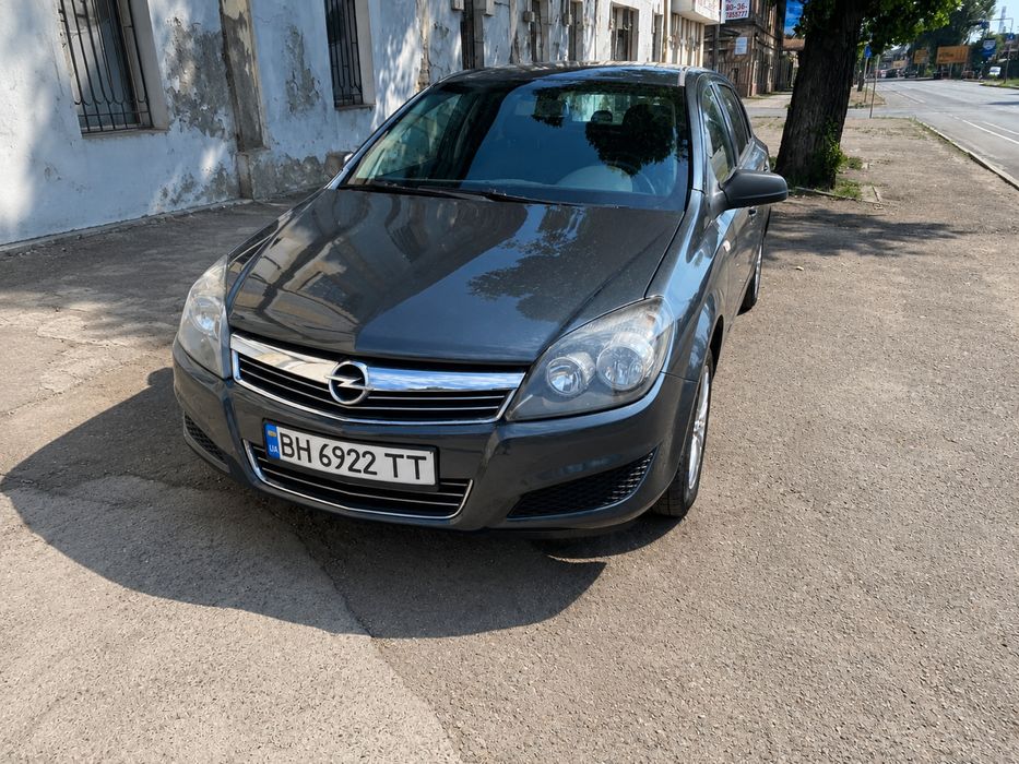 Продам Опель Астра H 1.4л 2008 года серого цвета