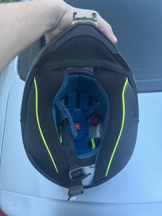 Мотошолом mt helmets