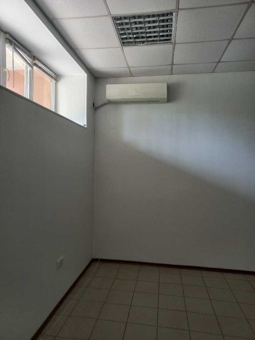 Продается офисное помещение на ул. Парусная