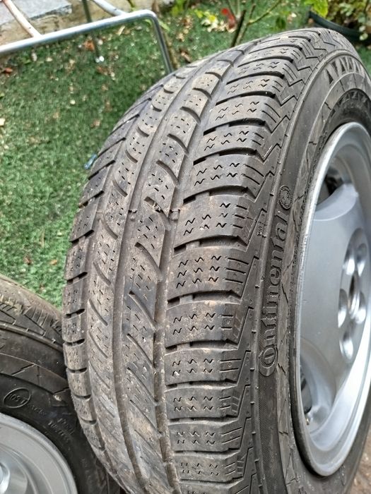 4 Jantes com pneus usados Discovery TD5 ou Range Rover P38 5X120