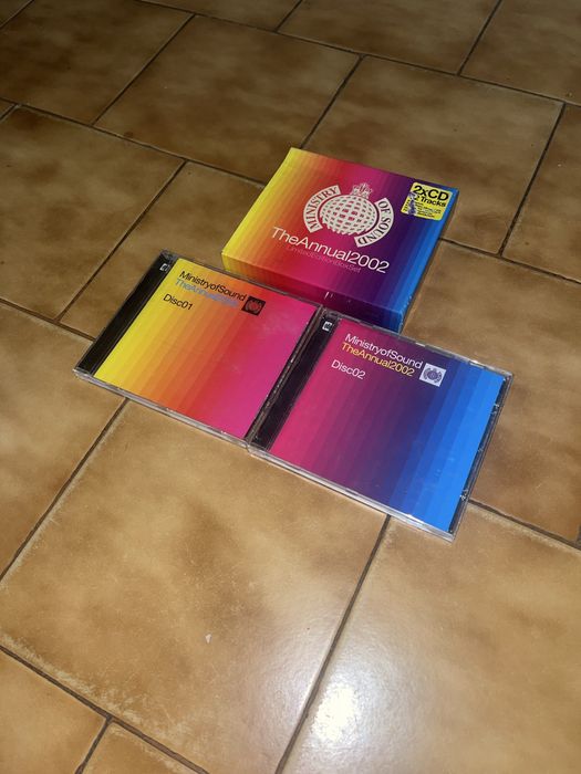 The Annual 2002 Limited Edition Box Set (2 CD’S)