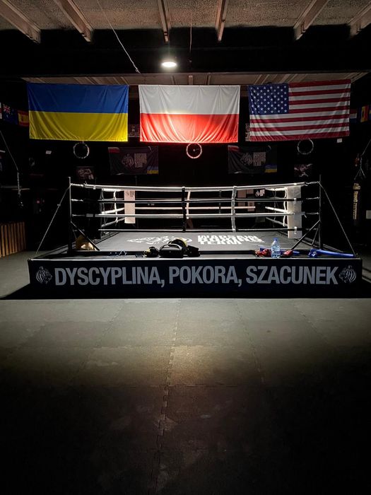Ring Bokserki Turniejowy na podescie