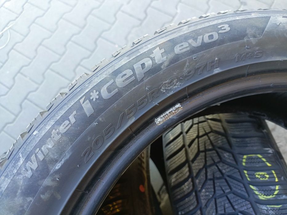 Opony zimowe 205/55/19 Hankook 4 sztuki 2022r