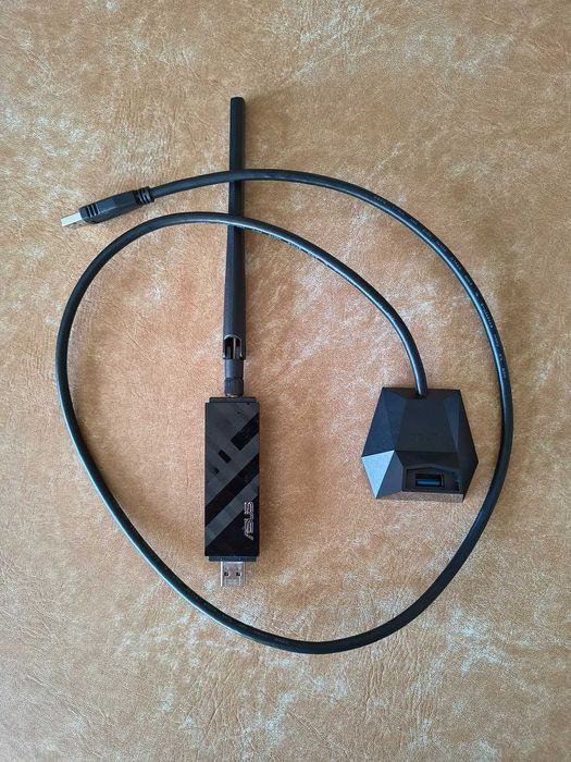 Adaptador Wi-Fi USB ASUS USB-AC56 AC1300 Dual-Band + Base