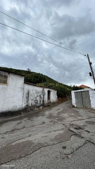 Terreno em Santarém l Potencial de Reabilitação — Moitas Venda, Santarém