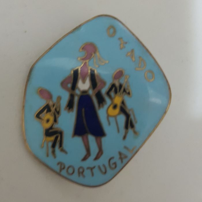 Crachas antigos em esmalte