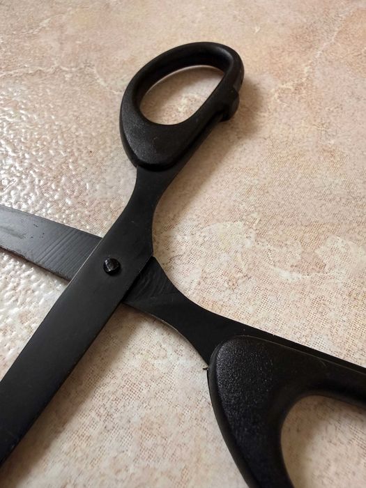 Nożyczki  metalowe  czarne