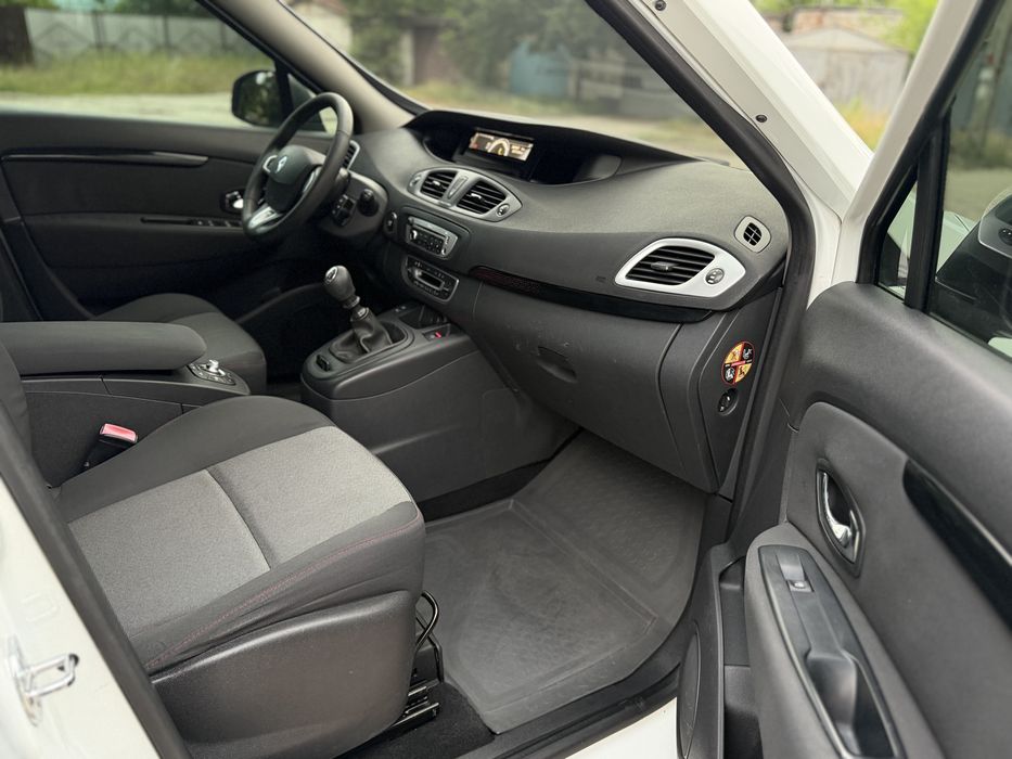 RENAULT MEGANE SCENIC  2012 р.в, рест к9к на механ-6
