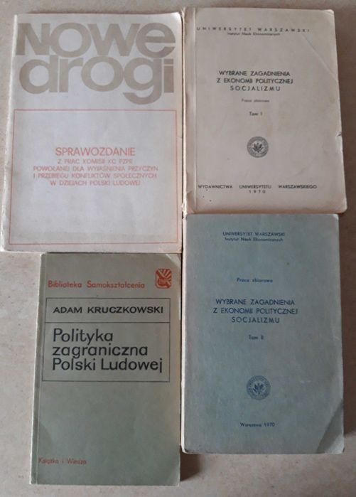 Do muzeum książki o polityce i ekonomii Polski Ludowej PRL