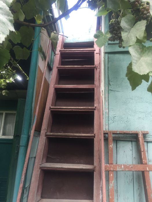 Продам дачный участок  с домиком