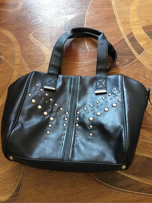 Сумки женские кожаные пересилаю .