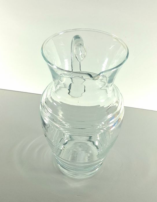 Caneca antiga em vidro