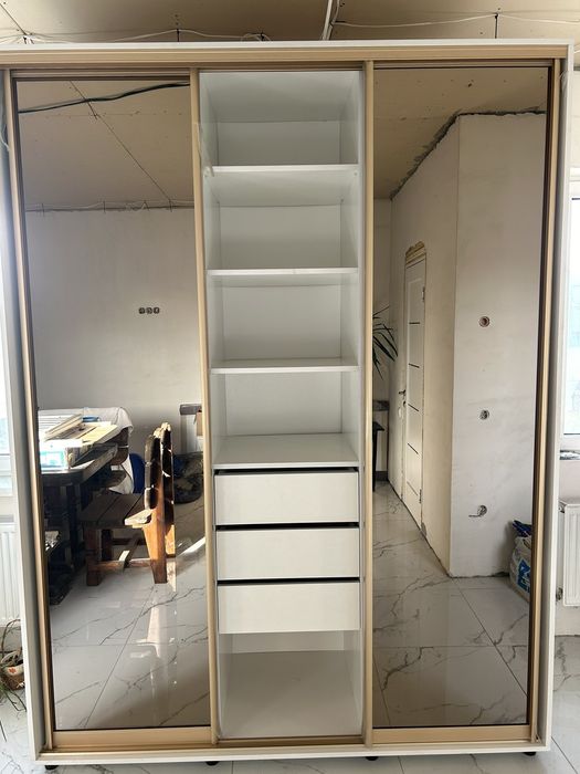 Продаётся новый шкаф - купе