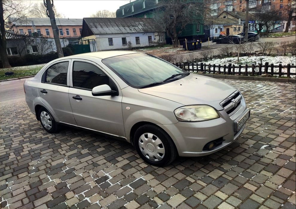 Продам CHEVROLET AVEO 1,5газ/бензин.