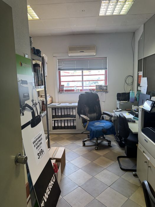 Espetacular Armanzem 534 m2 arrendamento