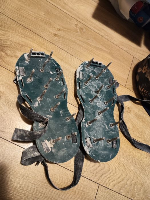 Buty do wylewki samopoziomującej