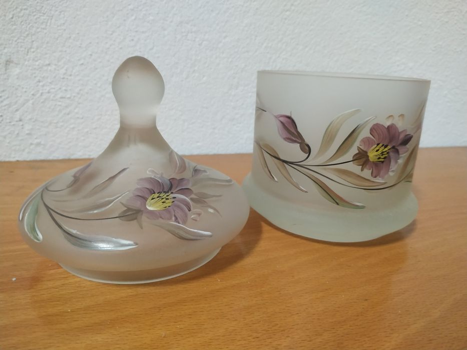 Caixa flores em vidro/Bomboneira
