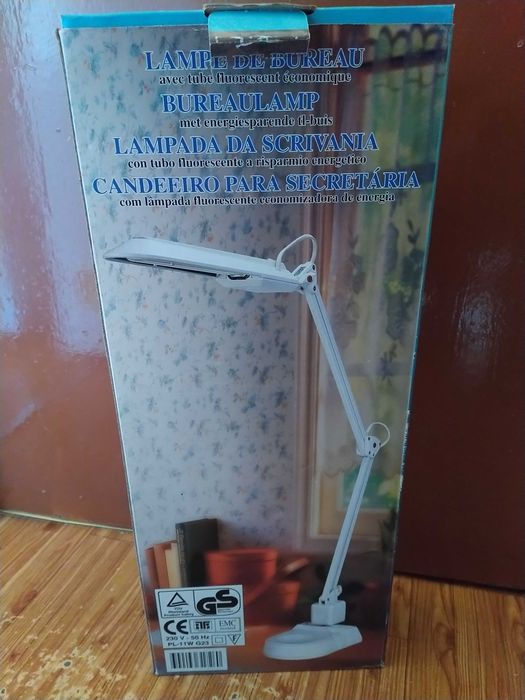 Candeeiro de secretária articulado e em muito bom estado