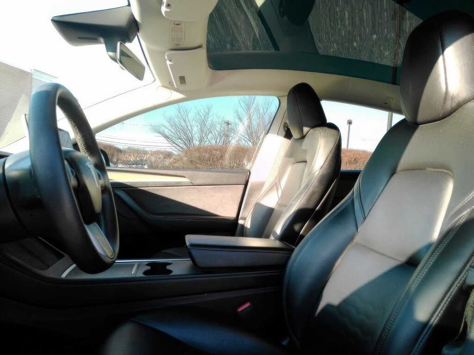 Tesla Model Y Long Range      2022