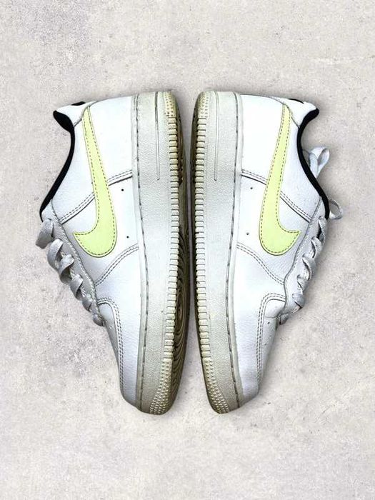 Buty Nike białe worldwide air force neonowy swoosh streetwear basic