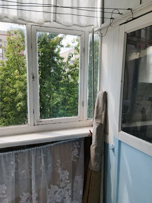 Гарненька двостороння 1на кв-ра в районі Електрону !!!