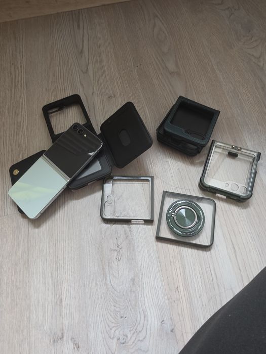 Samsung Z Flip 5 8 pamięć 8/512