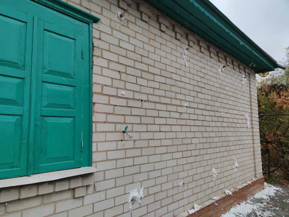 Утеплення повітряного прошарку будинку рідким пінопластом .