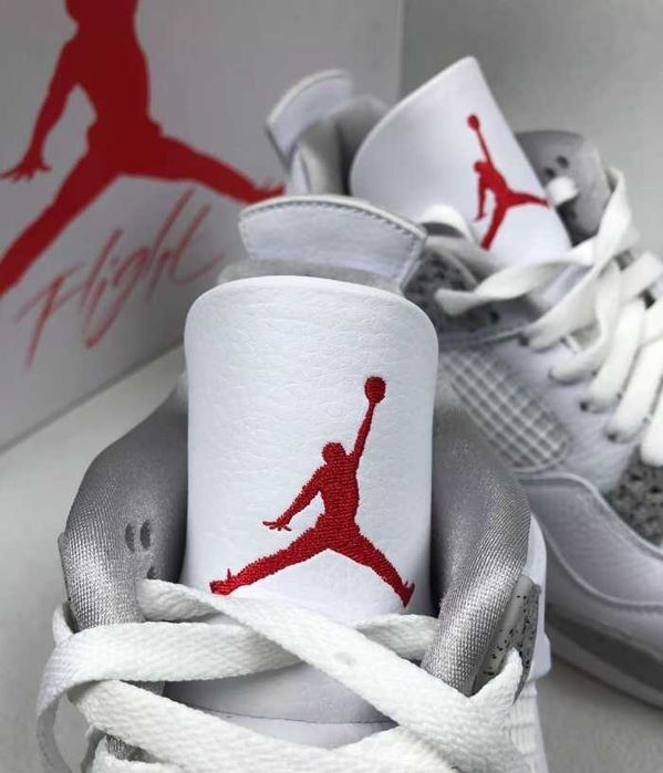 Jordan Air Jordan 4 Retro White Thunder.44