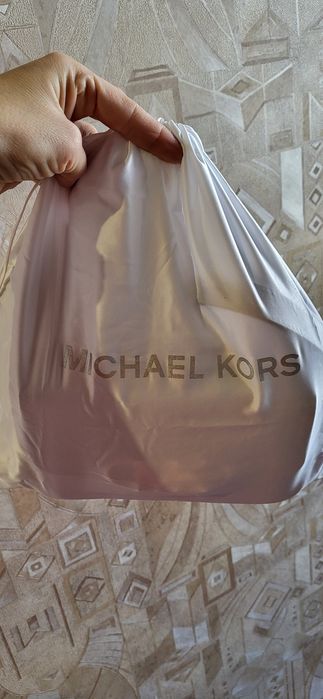 Крос-боді Michael Kors.