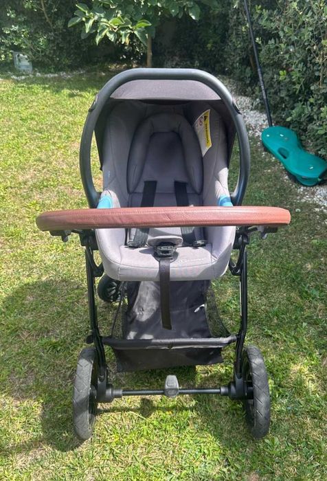 Carrinho de bebé trio
