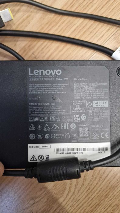Carregador Lenovo 300W 20V 15A - ADL300SDC3A - Como novo
